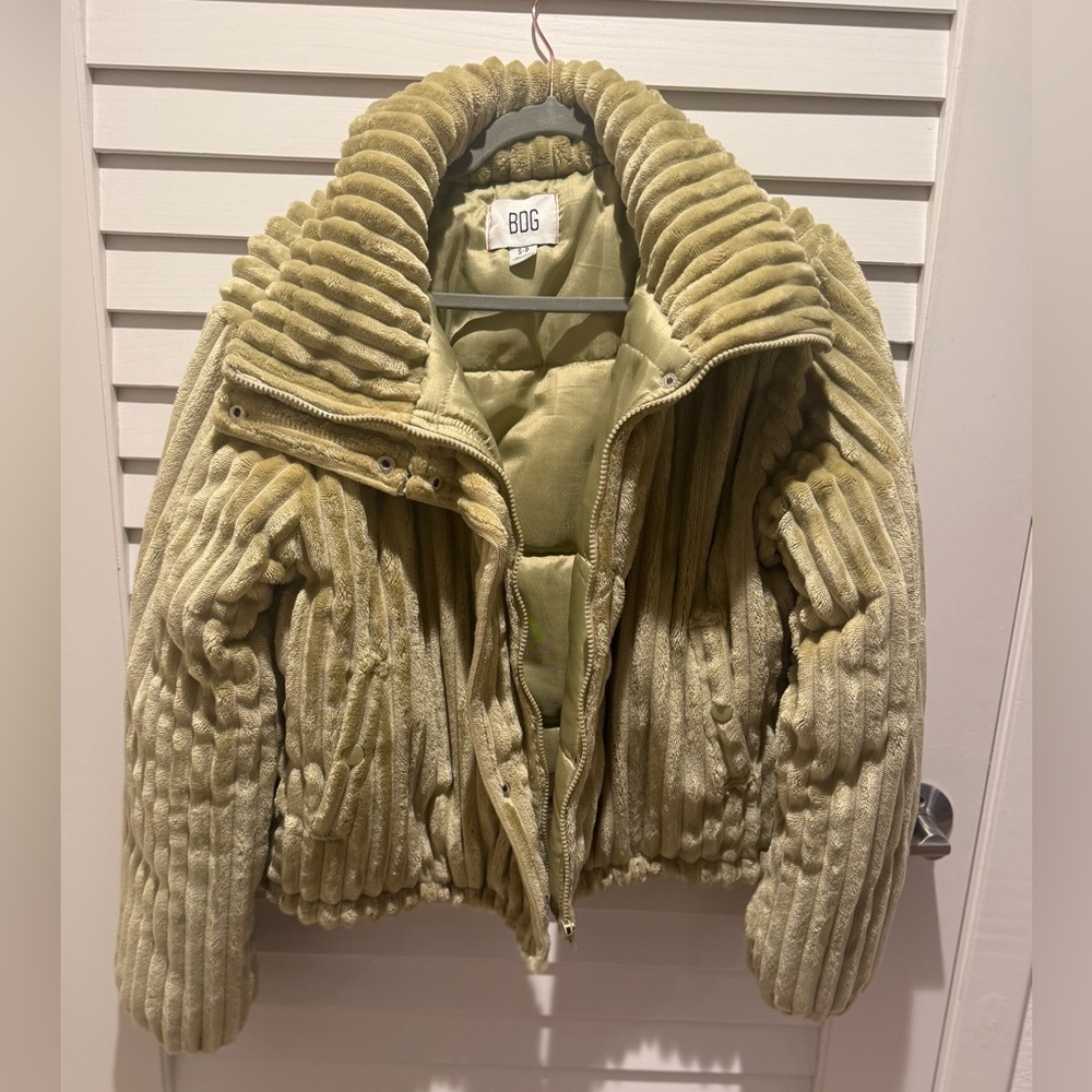 BDG Olive Green Puffer Jacket 💚